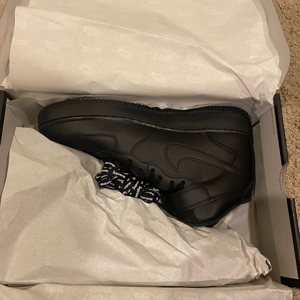 ***SOLD!*** Supreme®/Nike® Air Force 1 Mid ‘Black’ - Picture 10 of 12